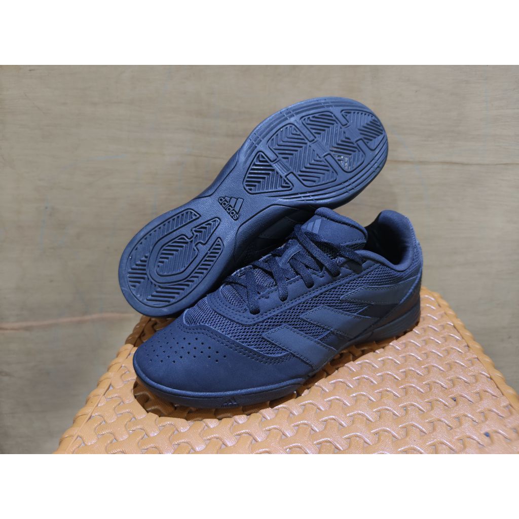 sepatu futsal anak adinda predator hitam second size 35