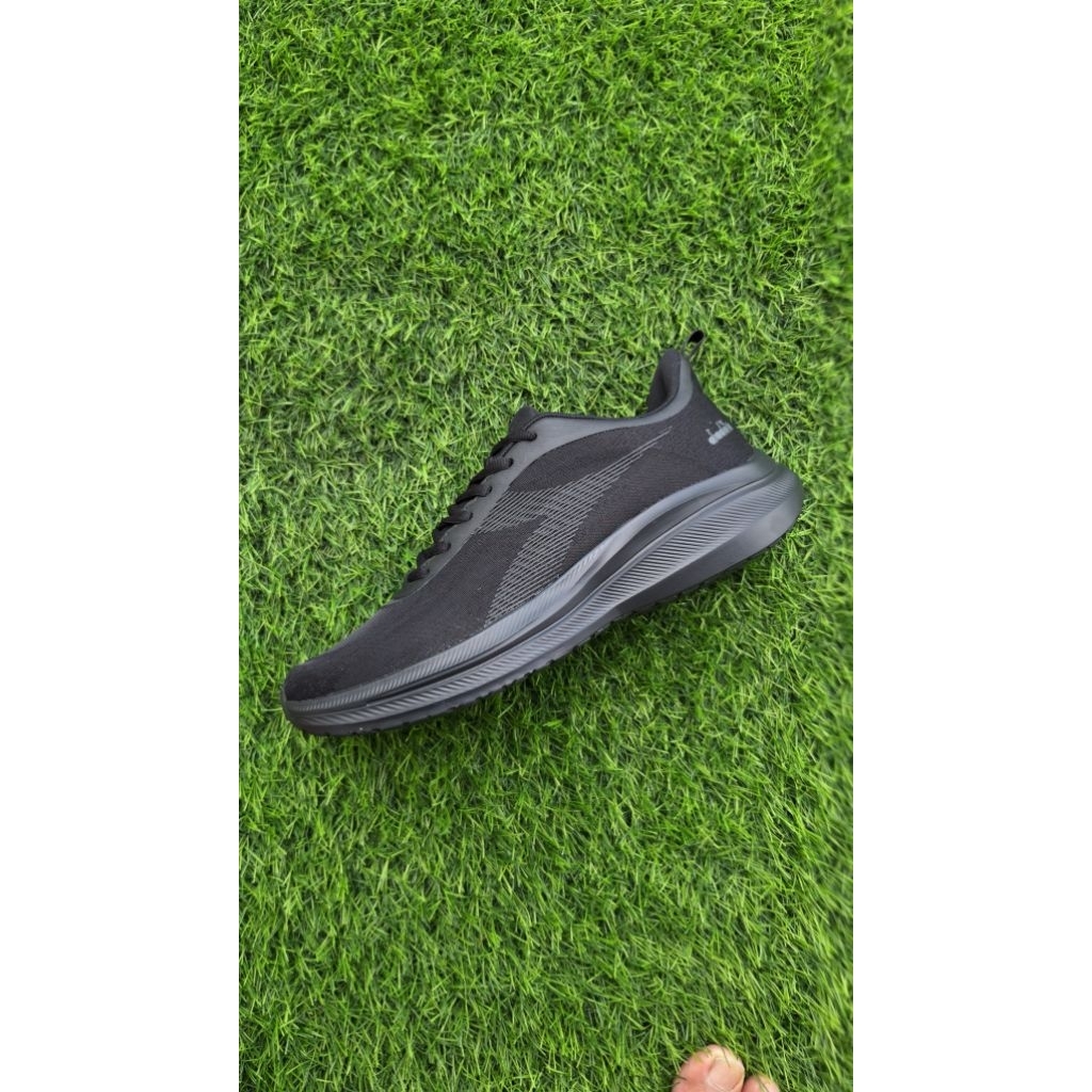 diadora korola men running shoes mono black