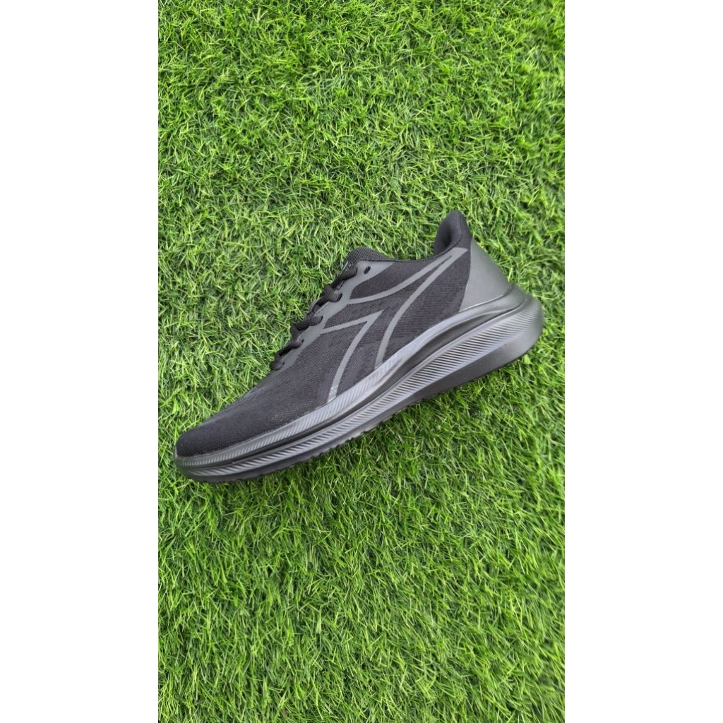 diadora kalvira men running shoes mono black