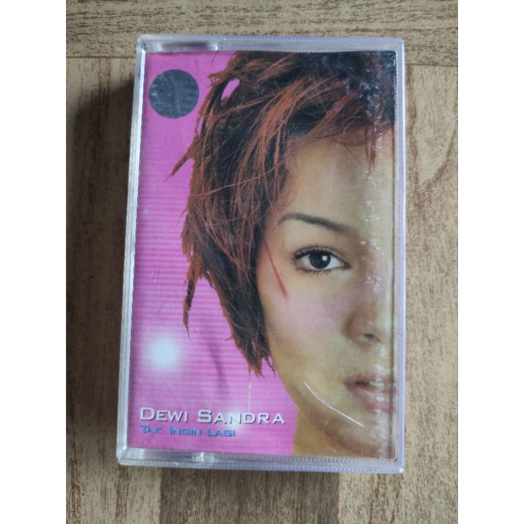 kaset pita DEWI SANDRA "tak ingin lagi"