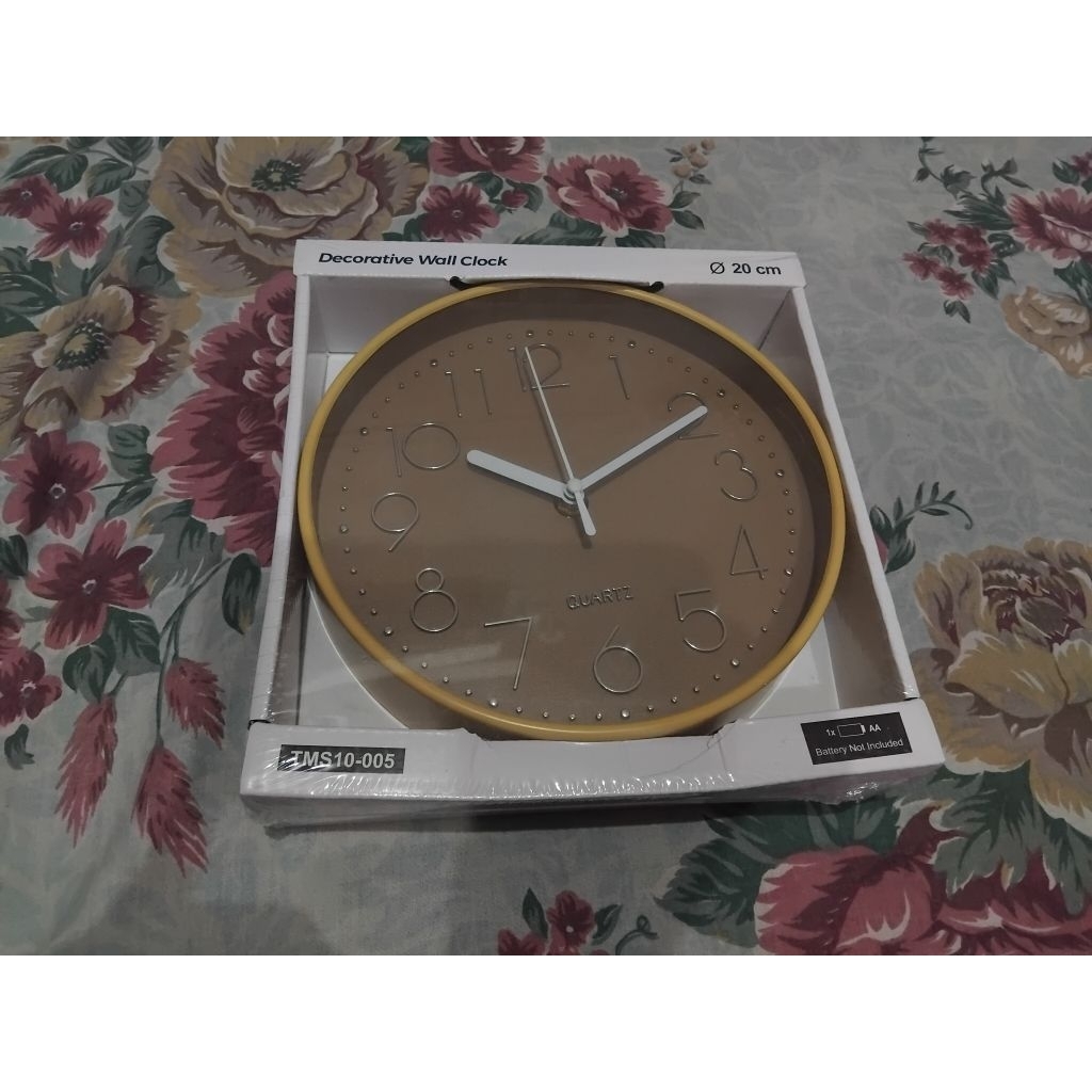 Jam dinding Quartz
