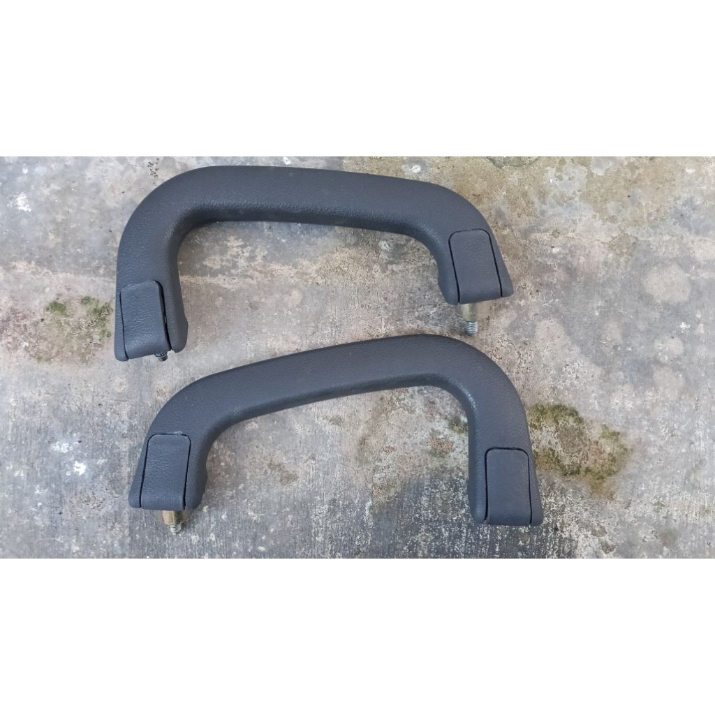 Handle Pengangan Tangan Pintu Tengah Nissan Terrano
