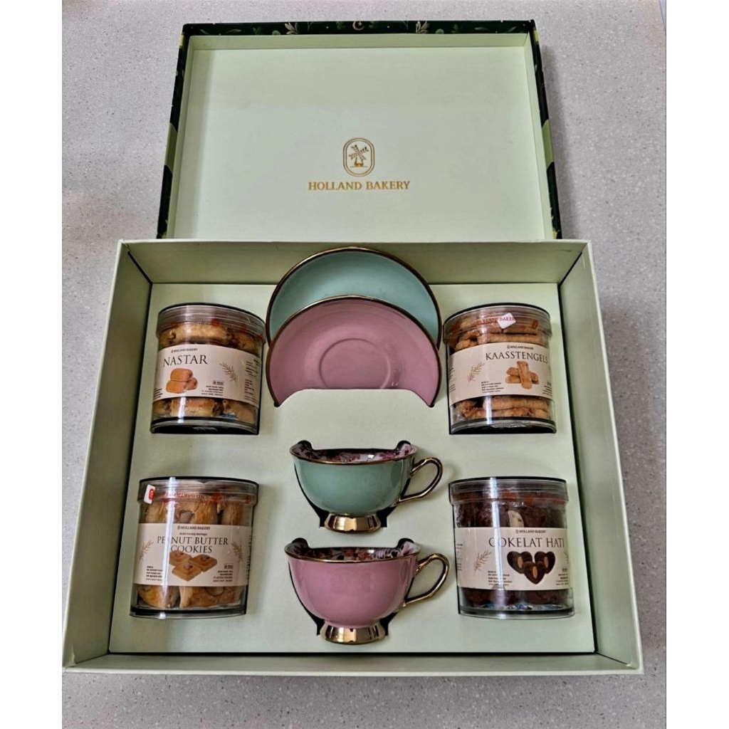Holland Bakery Hampers Lebaran Gift Box