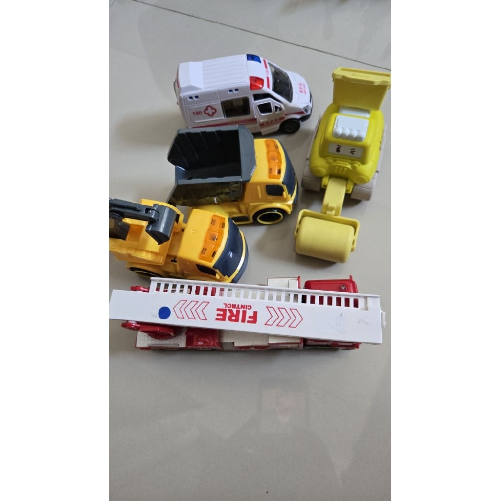 preloved mobil-mobilan anak isi 5