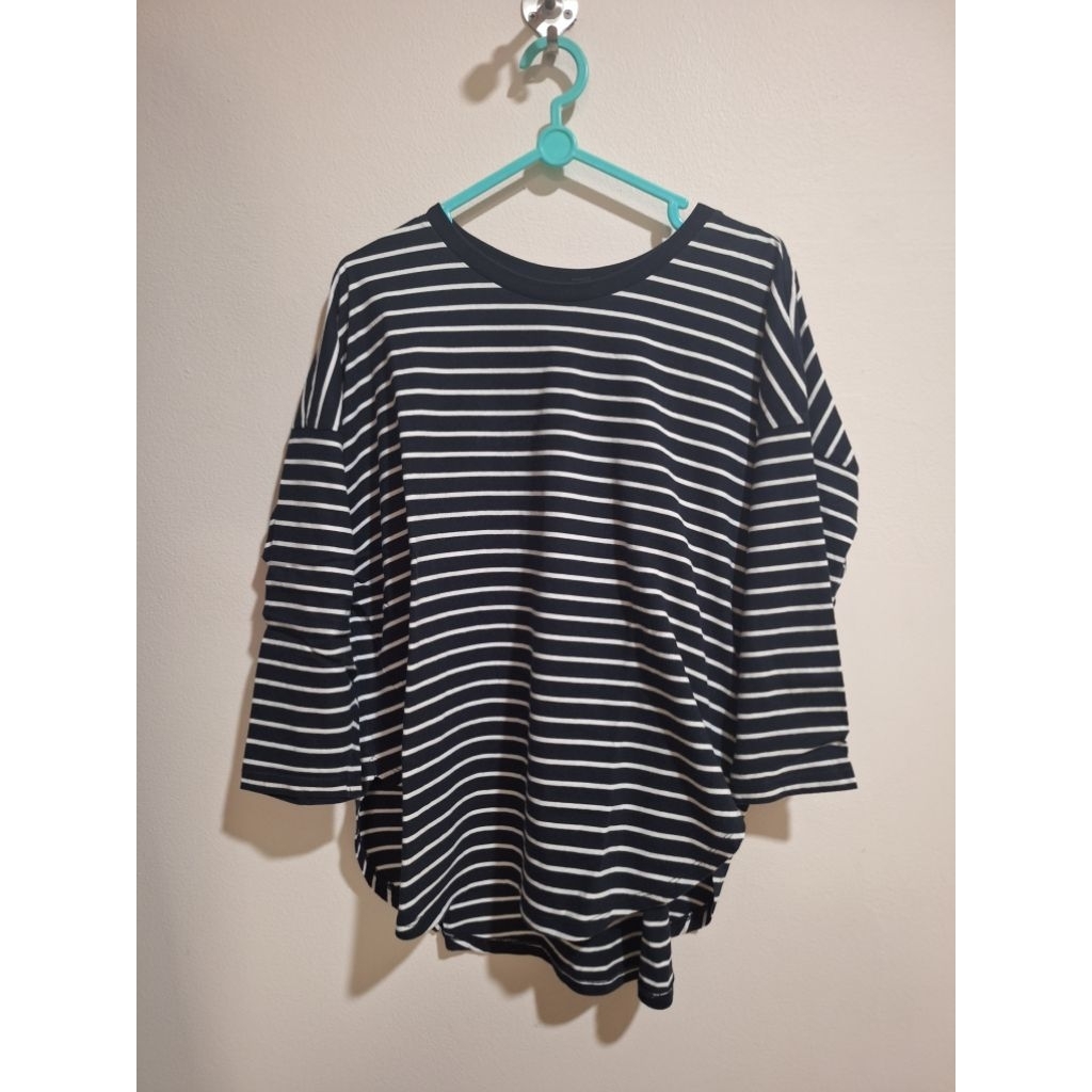uniqlo t shirt garis garis