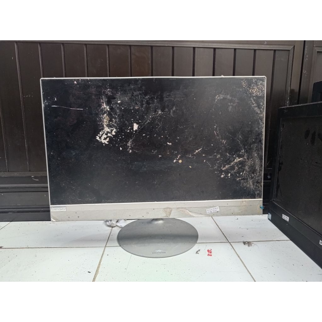 AIO LENOVO IDEACENTRE AIO 520-22IKU (CORE i3 GEN7), KONDISI MESIN NYALA/MATI, LAYAR RUSAK, KOSONGAN,