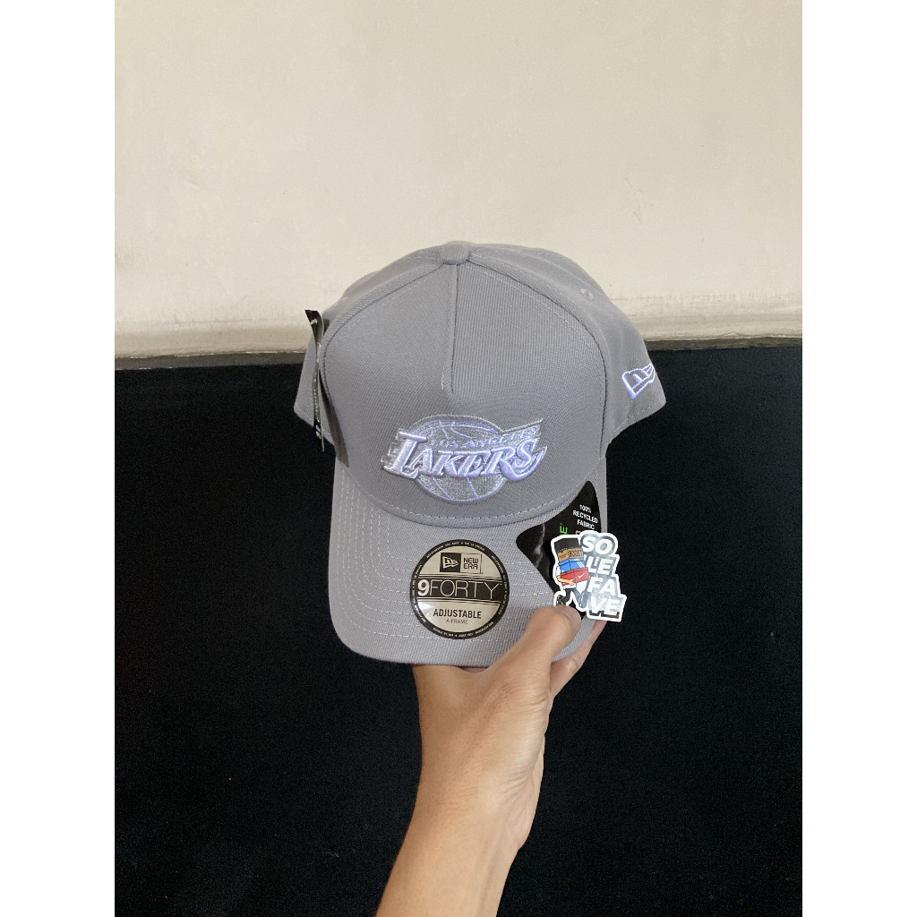 TOPI NEW ERA 940AF SNAPBACK X NBA LA LAKERS Q424 CLOUD REPREVE ORIGINAL NO BOX
