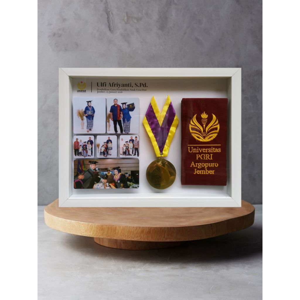 custom frame wisuda 3D