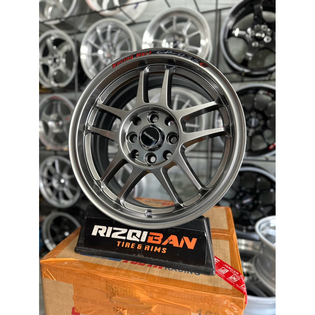 velg racinghart cp035 r15 hyper black lebar 6,5 et40 kondisi baru