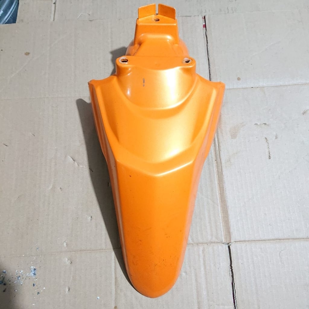 Spakbor Depan Honda Beat Karbu 2008 2009 2010 2011 2012 Oren Original Second ,siap pasangSlebor Depa