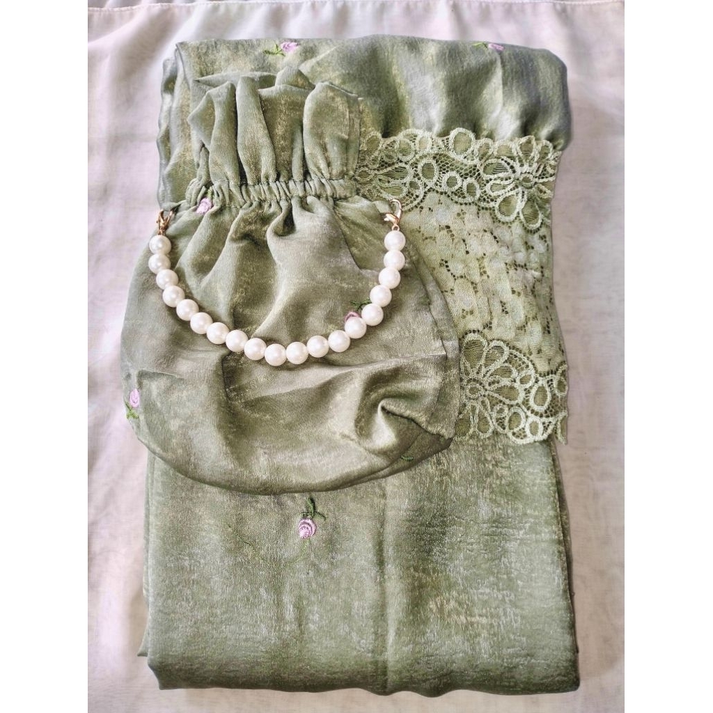 Mukenah Muslim Cantik Mewah Santorini Silk Bordir Renda Dewasa Jumbo Sage Muda