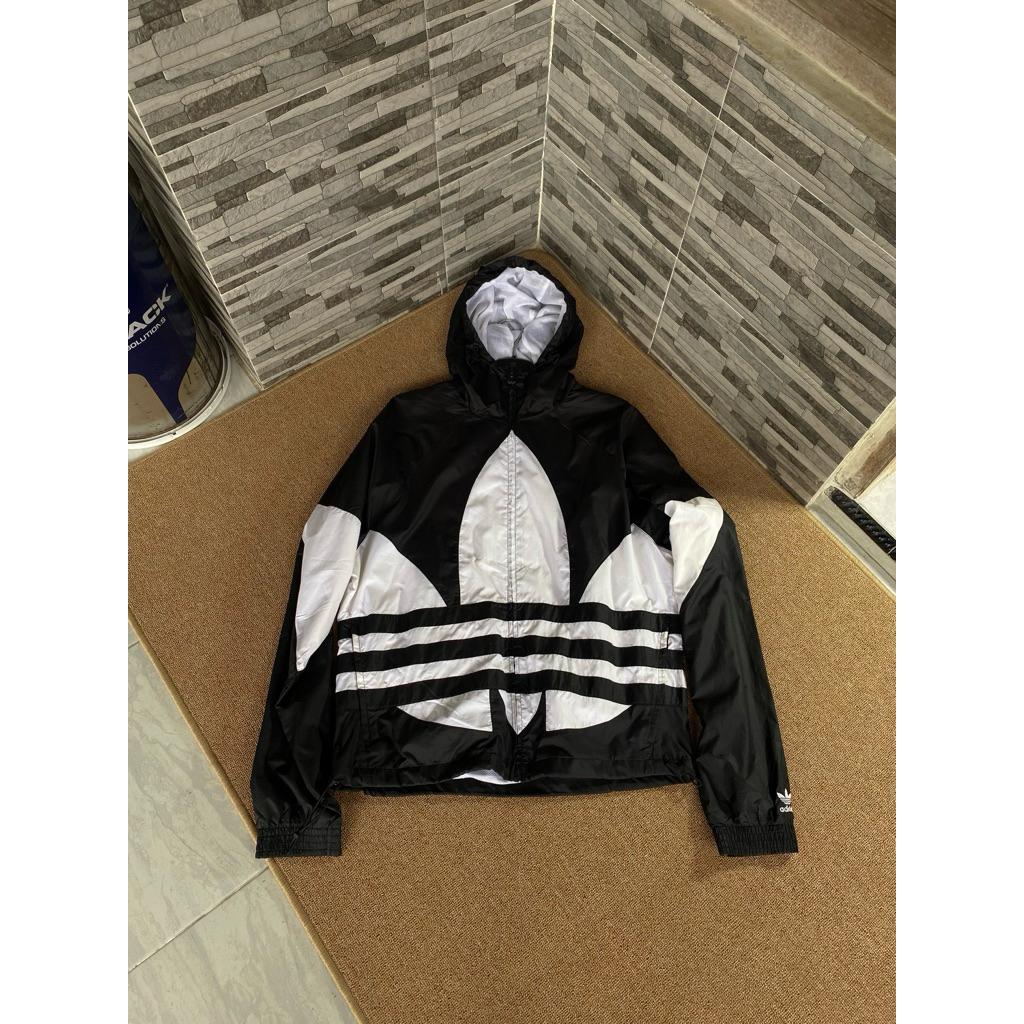 winbreaker adidas big logo