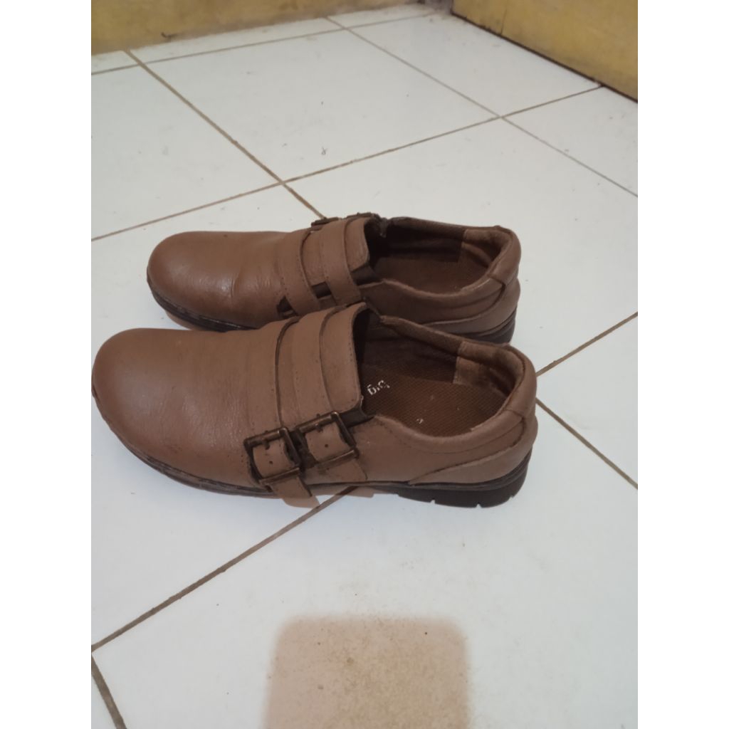 sepatu kulit original second size 37-38slip-on