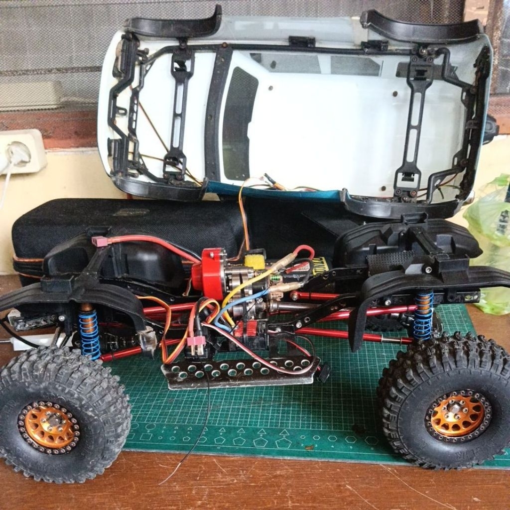 KIT ADVENTURE 1/10 WB 313