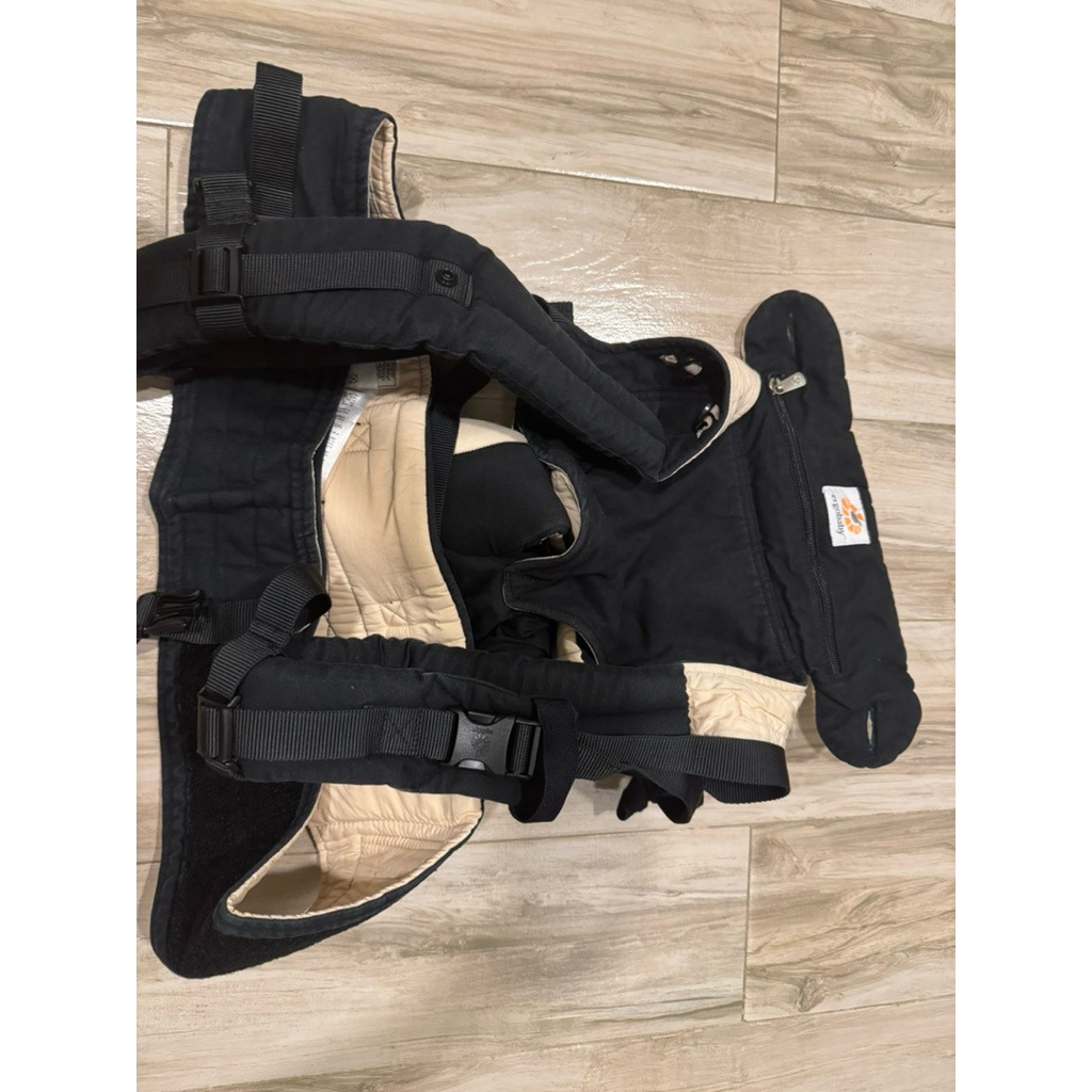 ERGOBABY 4 position 360 baby carrier preloved second bekas