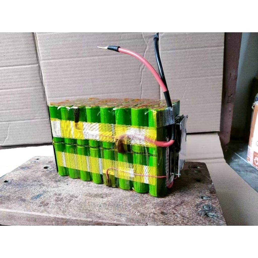 aki Baterai 12 volt 30 ah... baterai Lippo4 cylinder 26650..