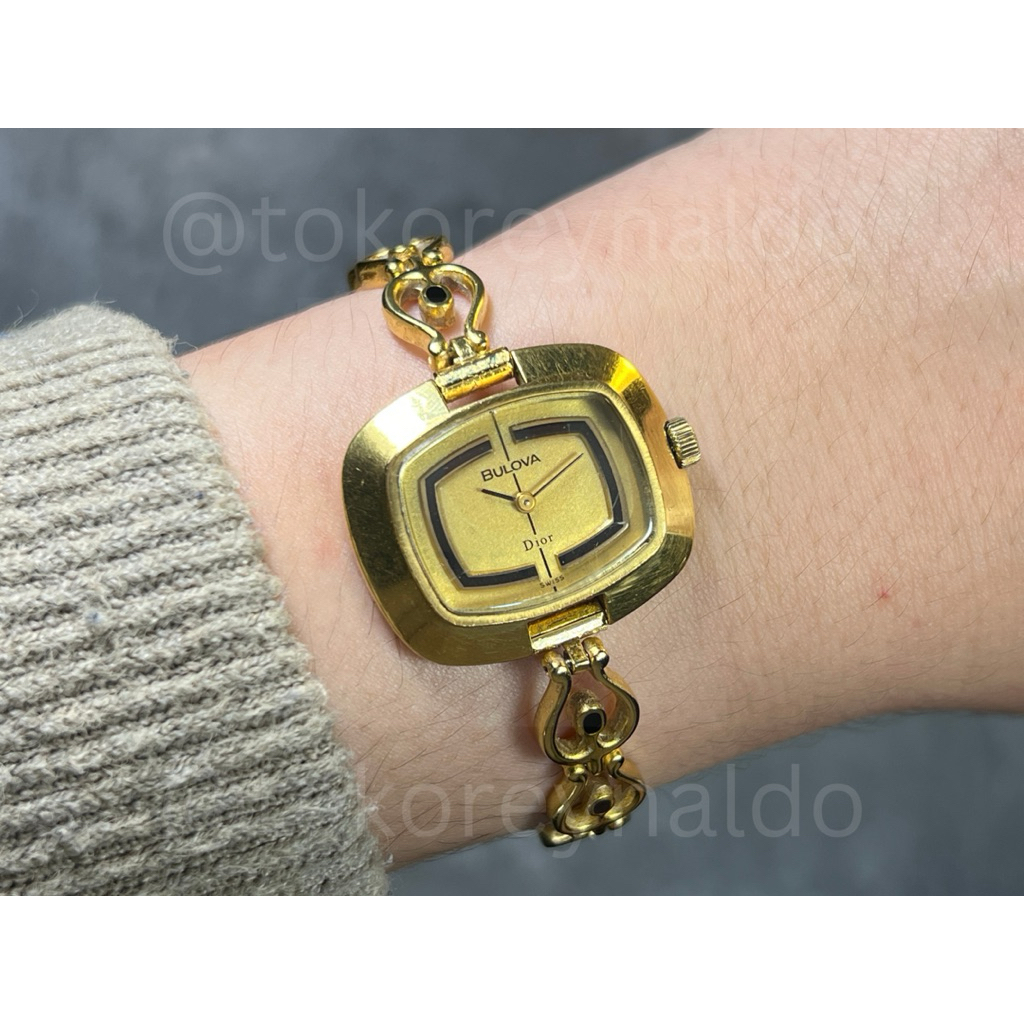 JAM TANGAN VINTAGE 1970’s BULOVA x D10R 2-834945 N4 CUSHION / TV SHAPE G0LD PLATED LX2119
