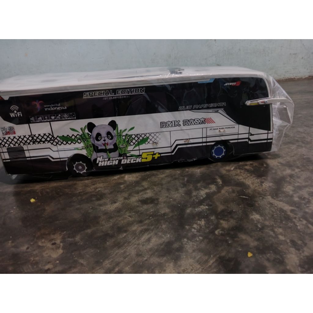 bus miniatur basuri