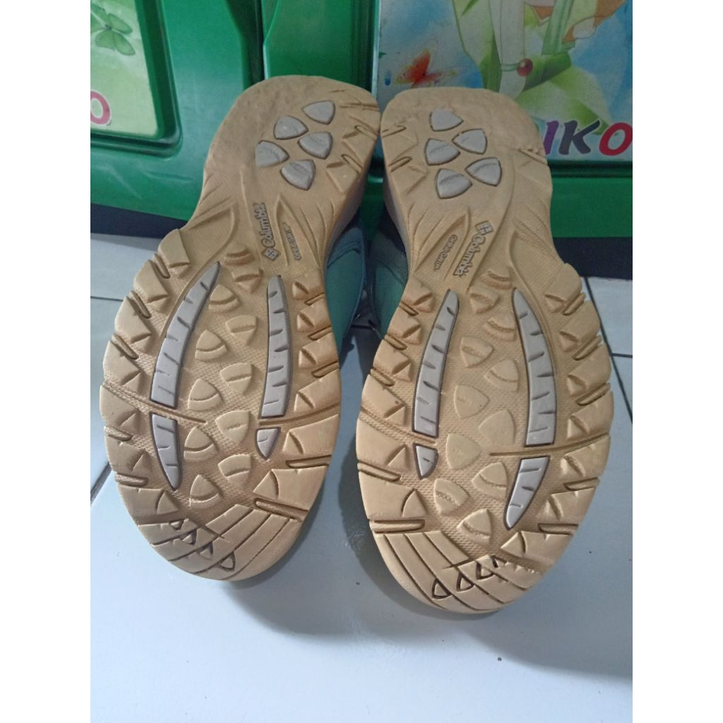 sepatu outdoor brand COLUMBIA