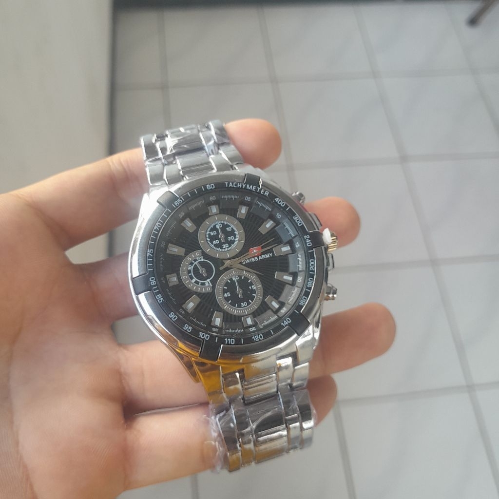 Jam tangan SWIS ARMY