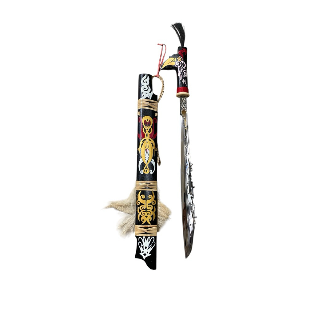 Mandau baja putih khas dayak kalimantan