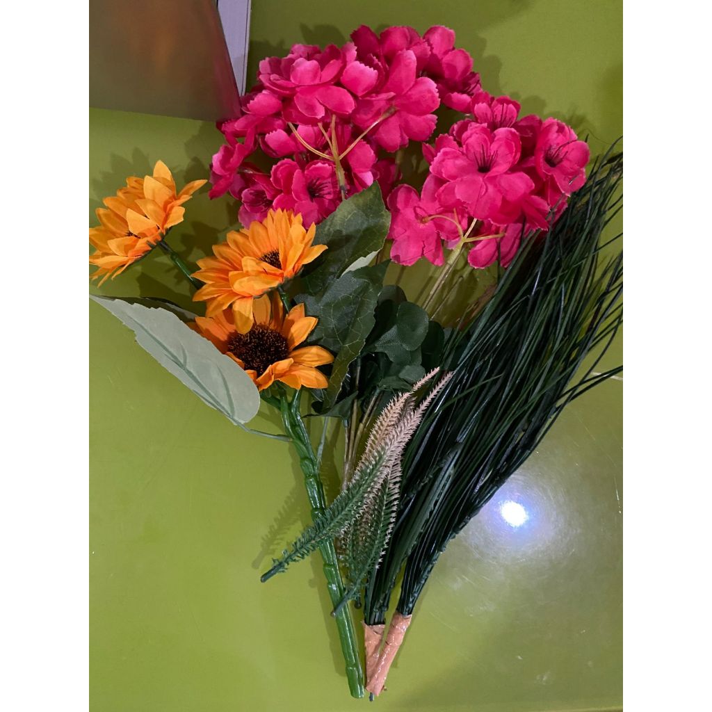 Hiasan bunga plastik preloved