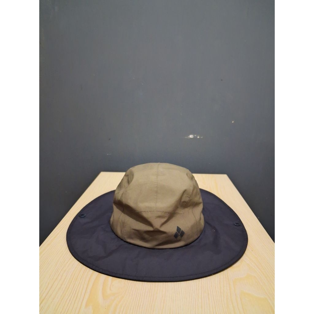 Topi Gunung/Mendaki Anti Air Montbell Goretex made in Korea