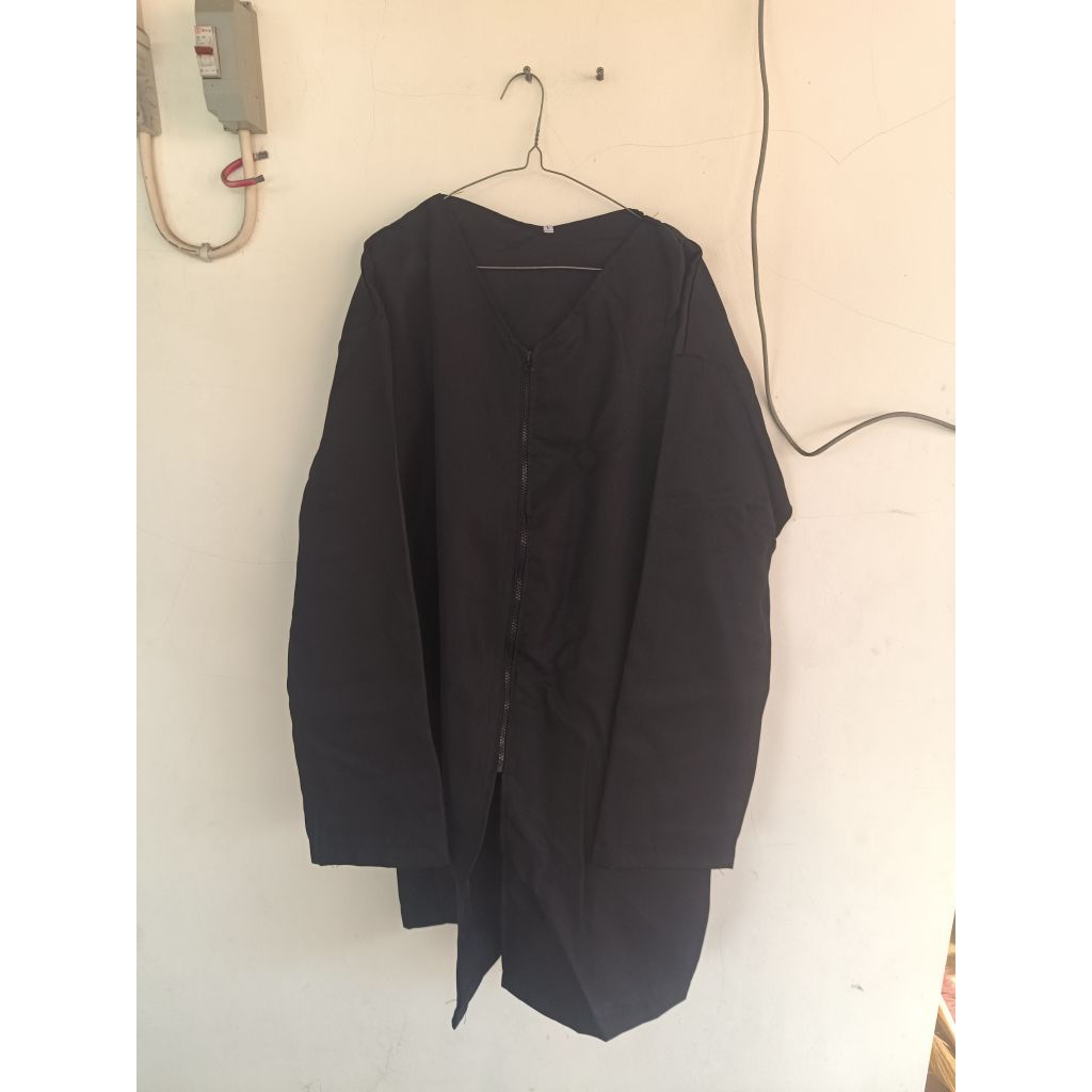 TOGA JUBAH TOPI WISUDA UNDIP PRELOVED