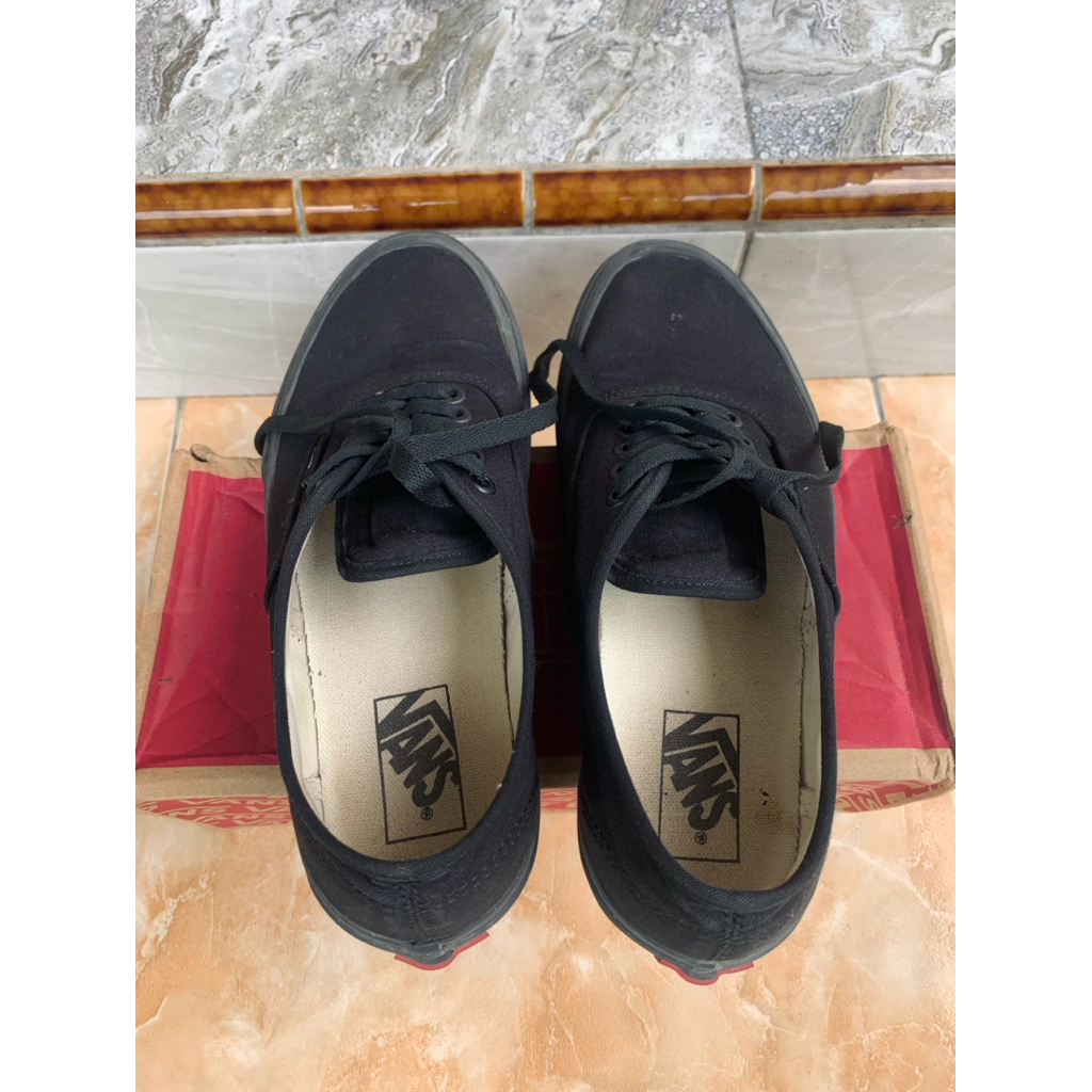 preloved vans authentic black size 39