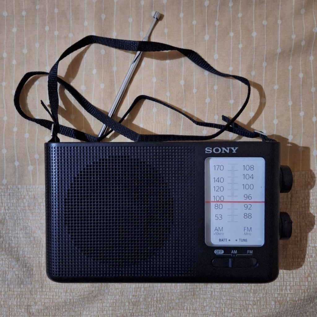 Radio Sony ICF-19 ICF 19 include baterai
