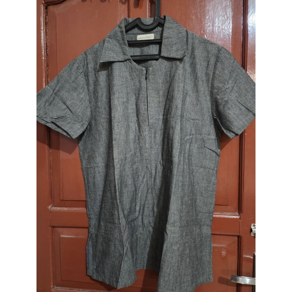 Kemeja Wanita Abu Abu- Preloved