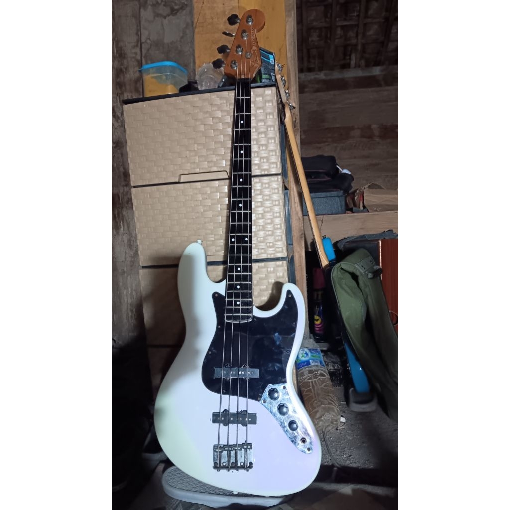 gitar Bass fender Jazz bass