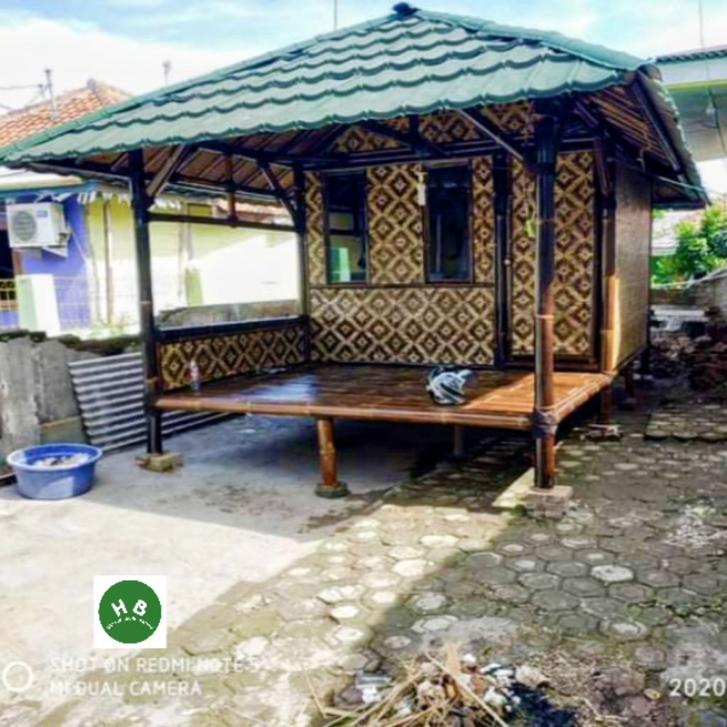 rumah bambu dengan atap multi roof, ukuran 3x5 m