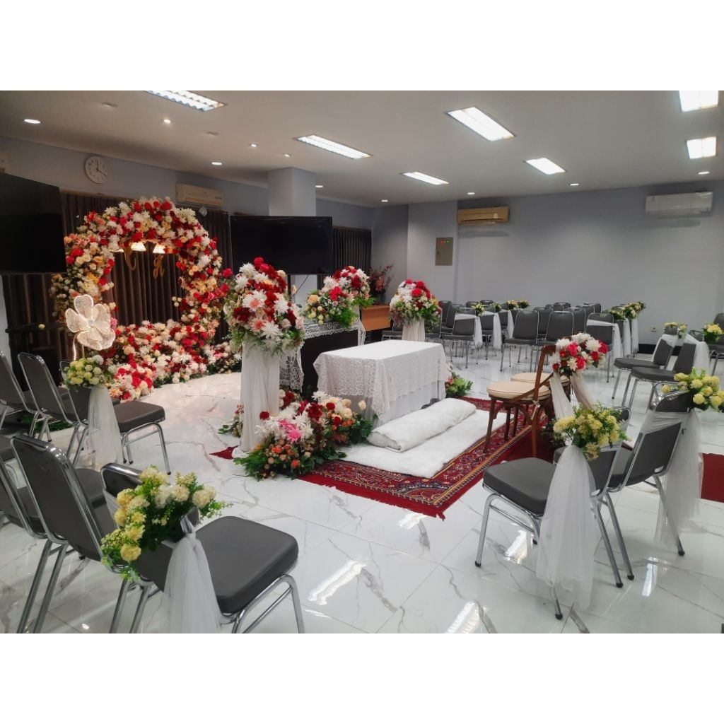 dekorasi backdrop pernikahan pemberkatan (backdrop bulat + 4 standing flower)