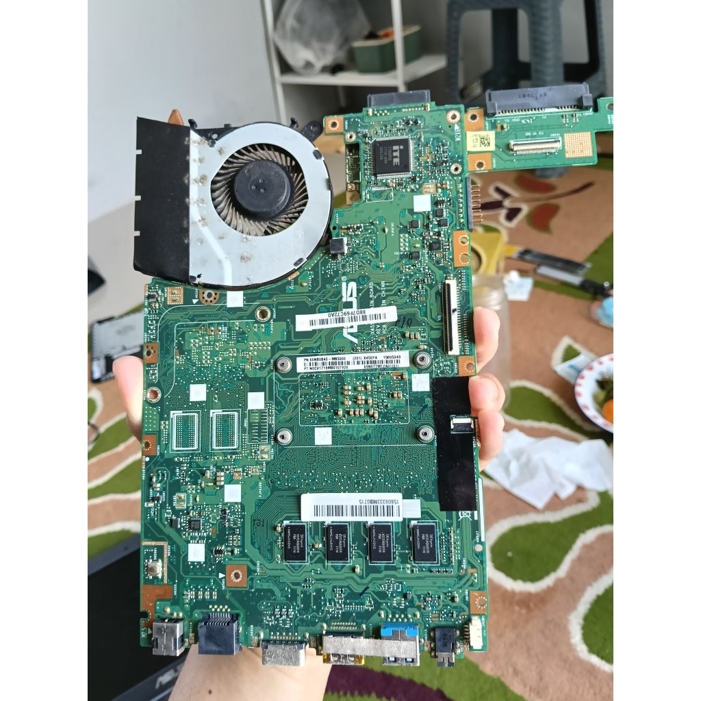 motherboard Asus X454Y AMD A8 nyala layar tak tampil