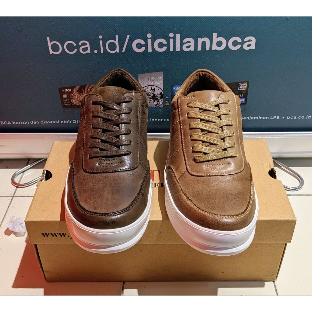 Sepatu Sneakers Casual Jim Joker Original Kulit