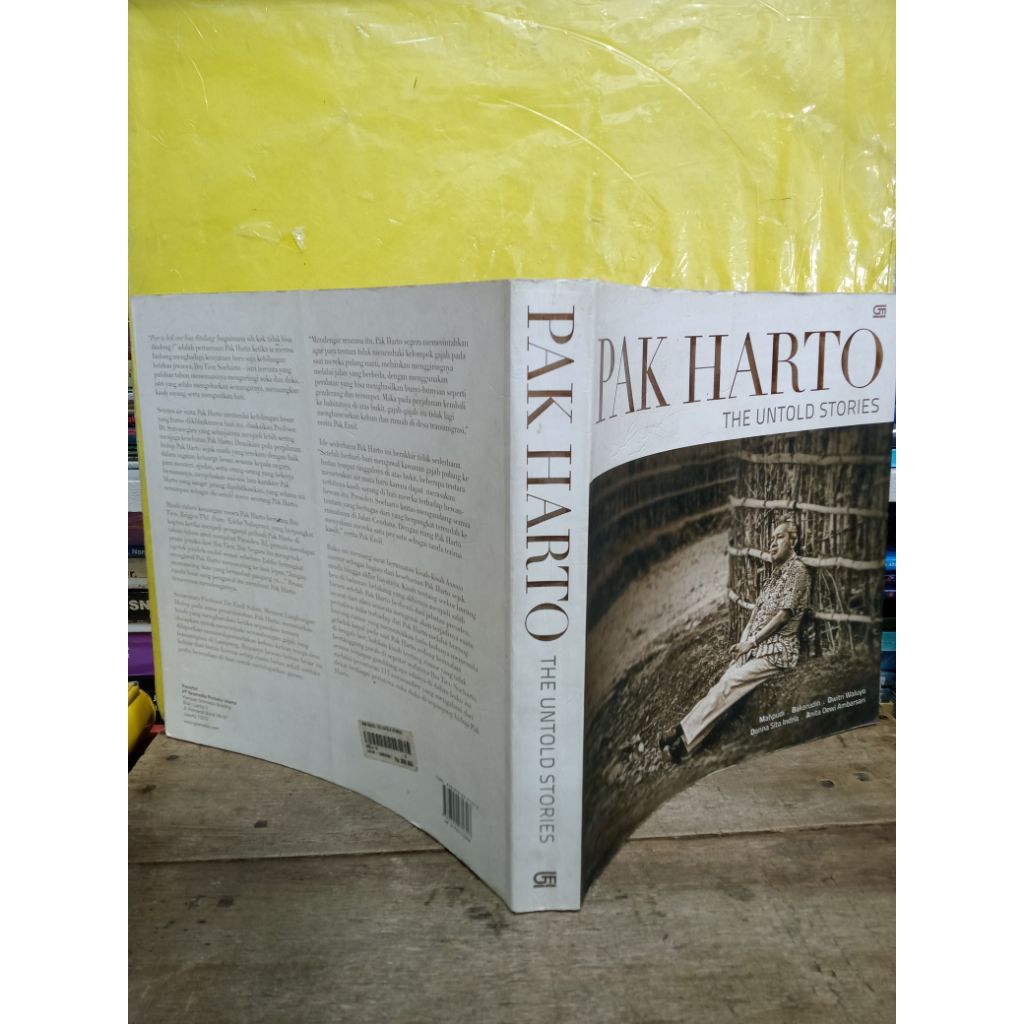 BUKU PAK HARTO THE UNTOLD STORIES