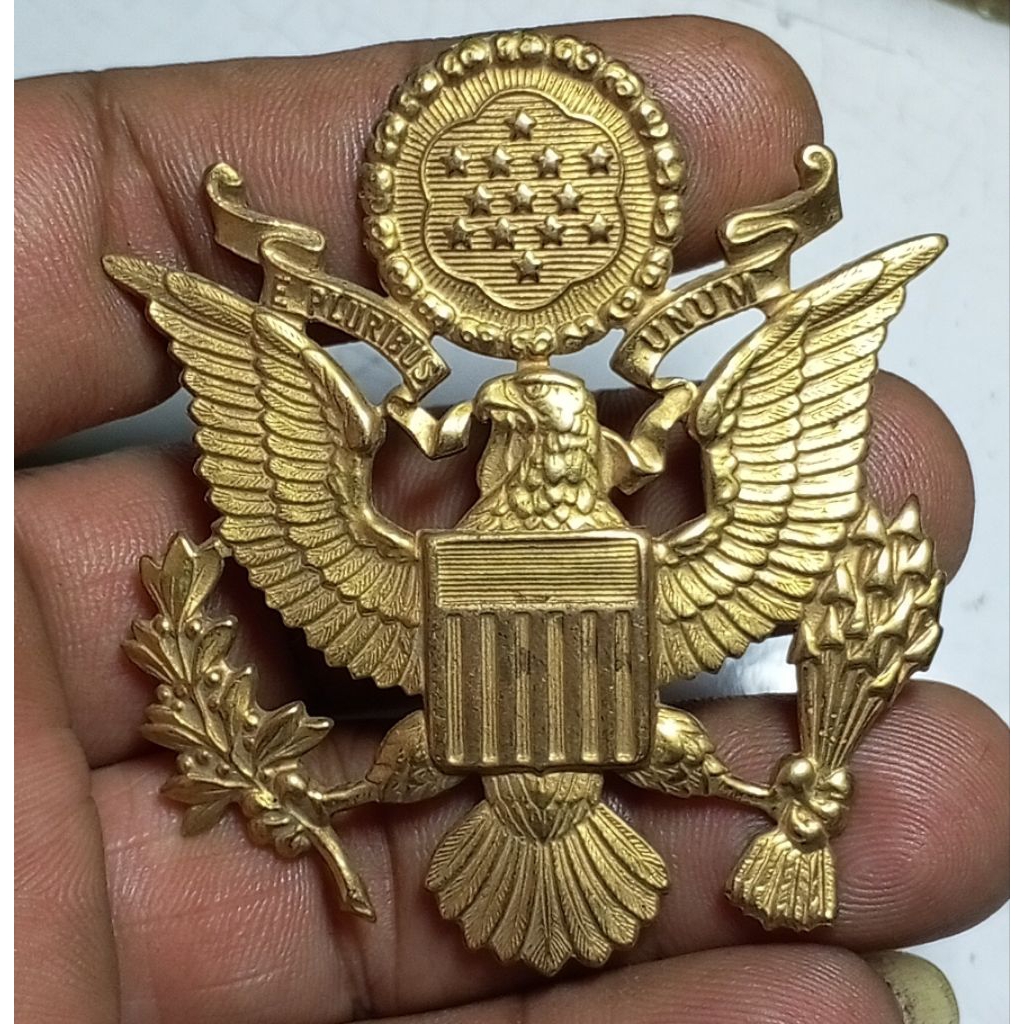 WW2 US Army Officer Eagle Cap Hat Badge