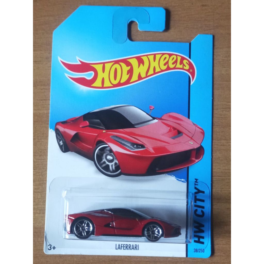 Hotwheels La ferrari hw city 2013