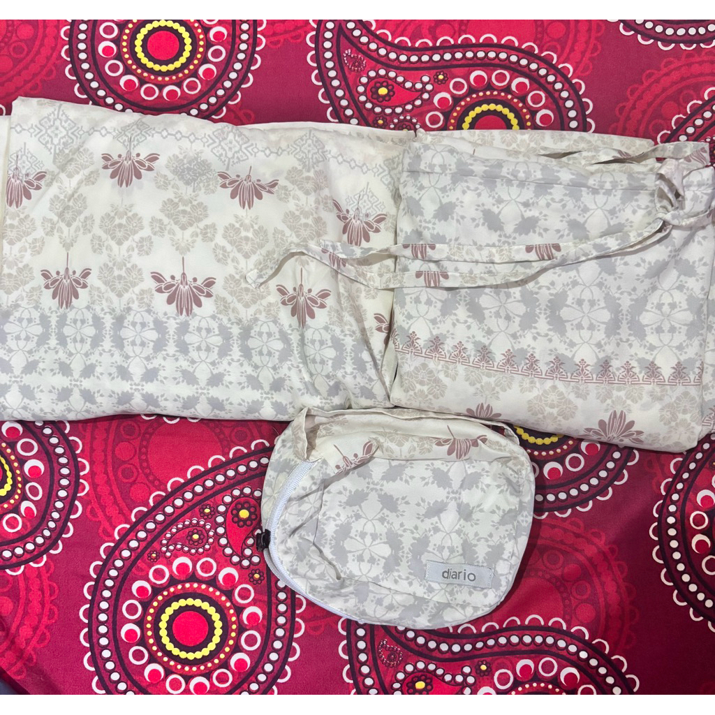 Mukena diario lily white.