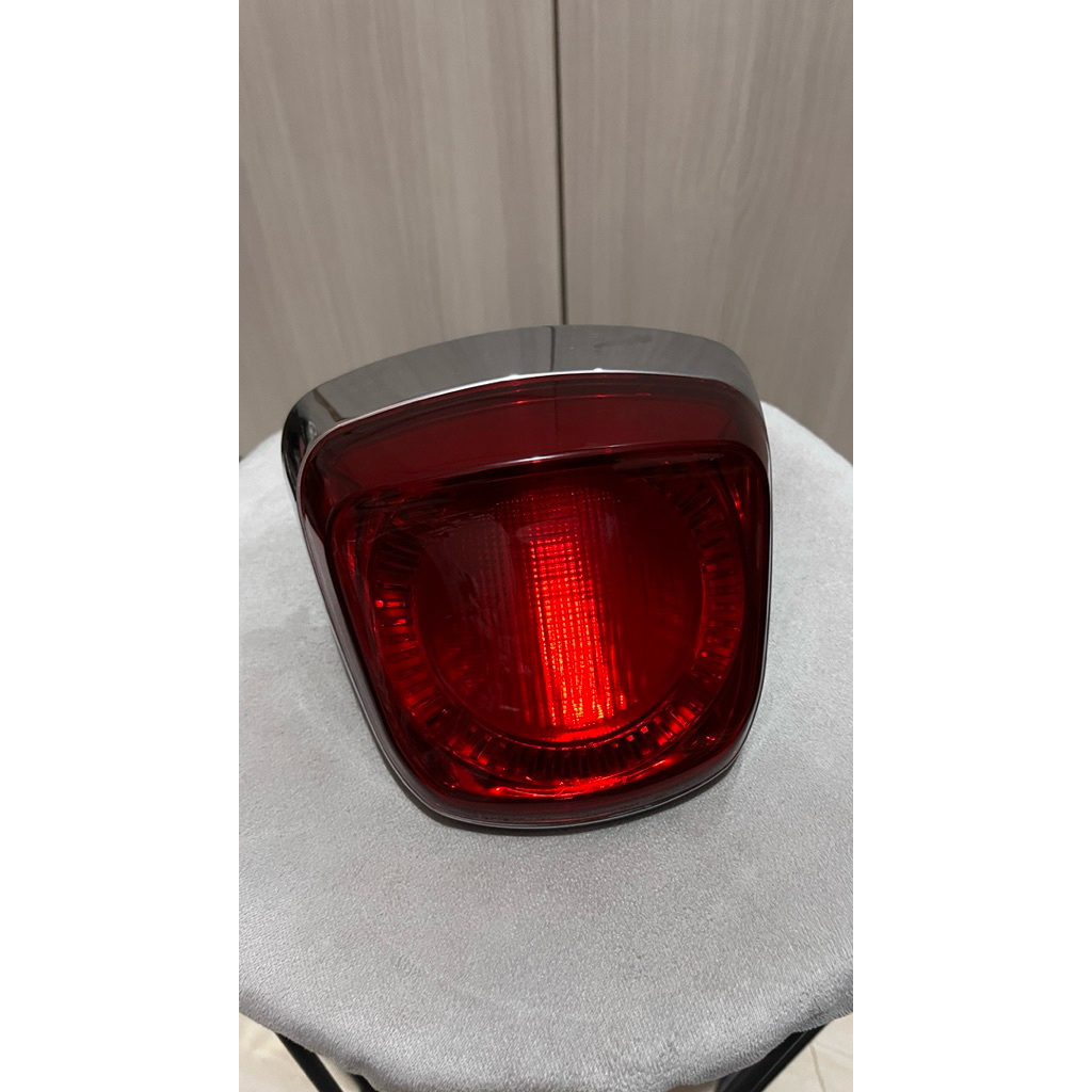 Stoplamp / Lampu Belakang Vespa Matic Sprint Primavera Facelift Original Piaggio