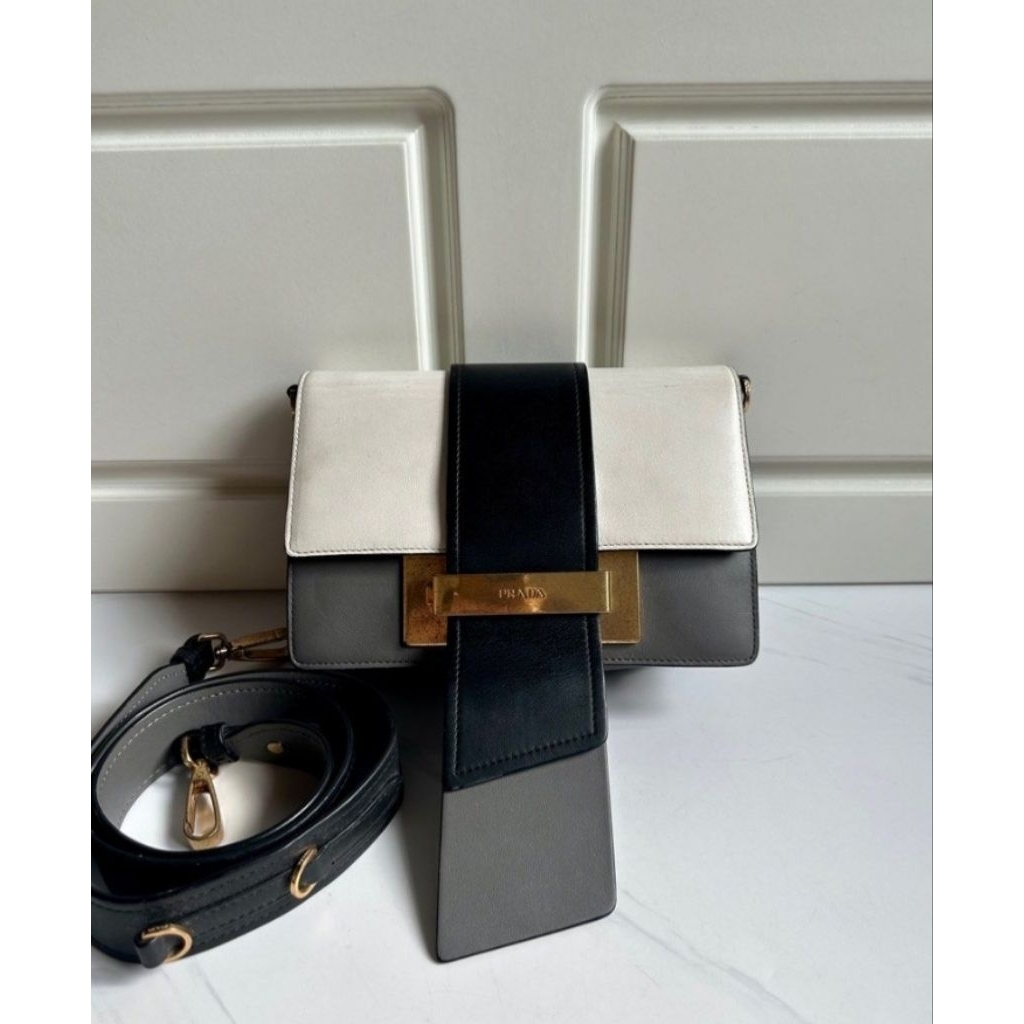 Tas Prada ribbon Sling bag