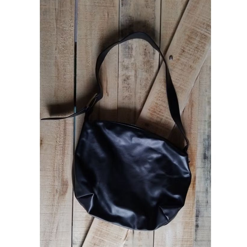 Tas Bahu Hitam Payless Chrissie Like New