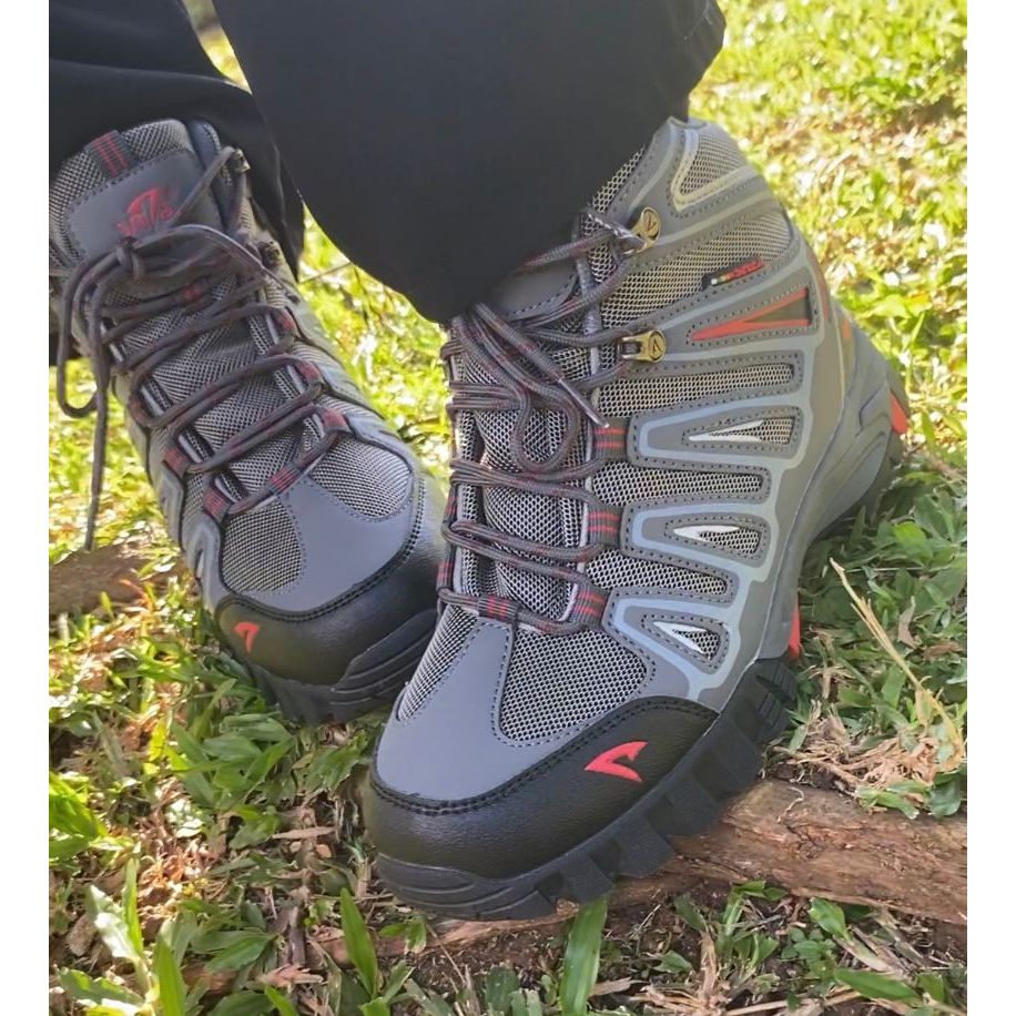 Sepatu Gunung SNTA 500 Grey Red Sepatu Hiking SNTA / Sepatu Outdoor SNTA