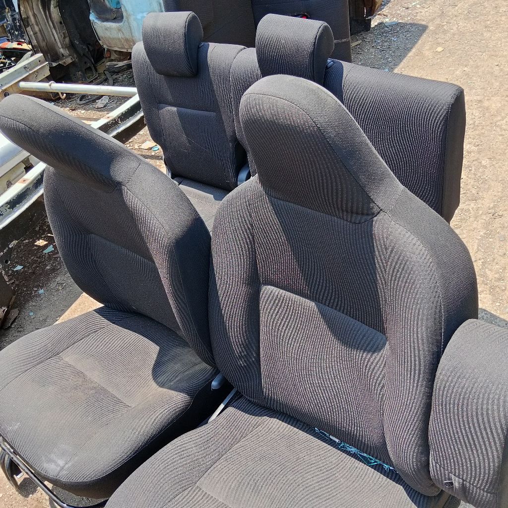 jok mobil calya sigra