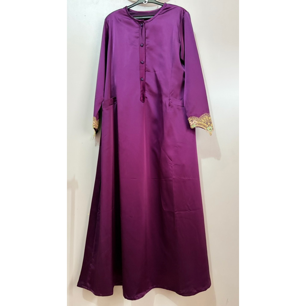 (preloved) Gamis satin ungu renda rok payung