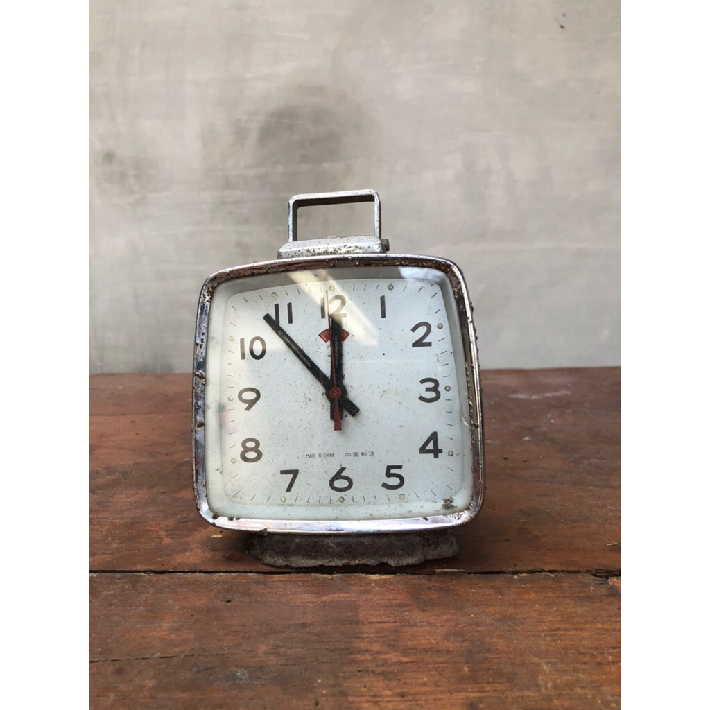 Jam weker jadul lawas