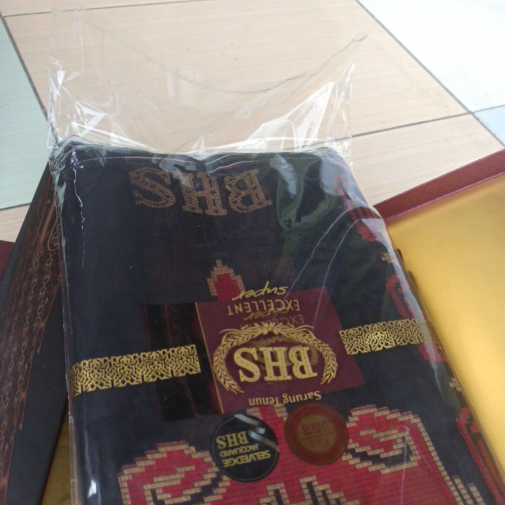 BHS excellent gold JEA merah hitam