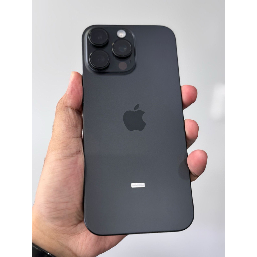 iPhone 16 Pro Max 256gb Black Resmi iBox Fullset Mulus. Pemakaian 1 bulanan dari baru. Hb 100%. Cc R