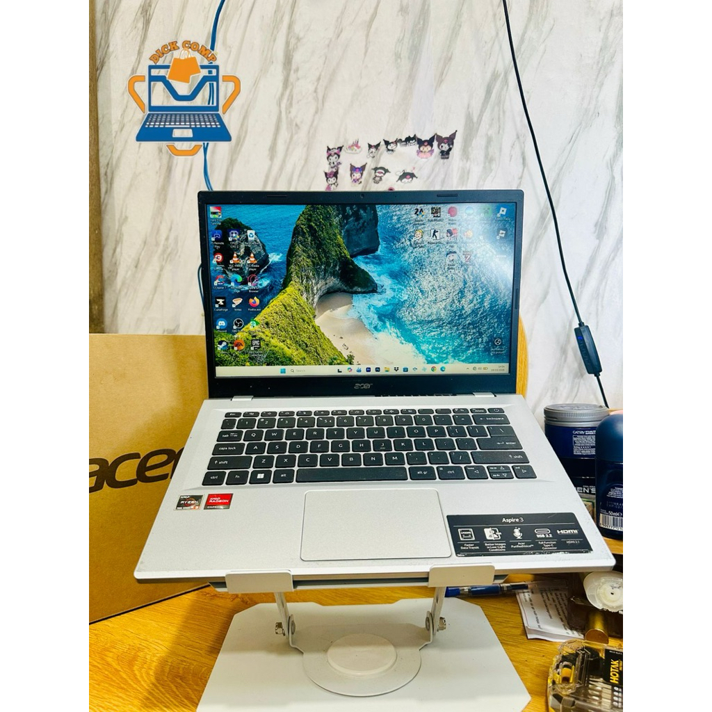 Acer Aspire 3. Ryzen 3 7320u. ram 8/512gb ssd. normal + dush